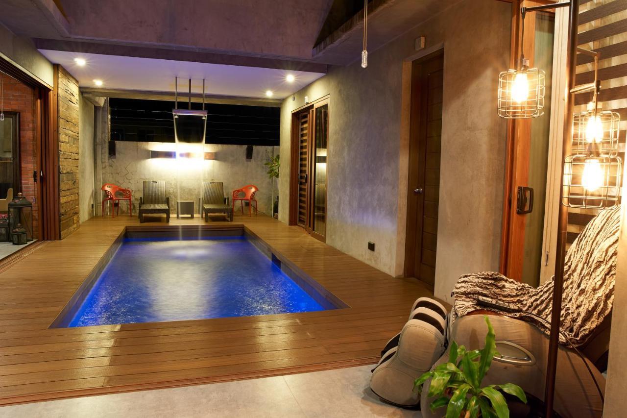 Isla Villa 1 Amazing Waterfall Pool House Near Beach, Bars & Restaurants Đảo Mactan Ngoại thất bức ảnh